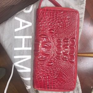 Brahmin wristlet